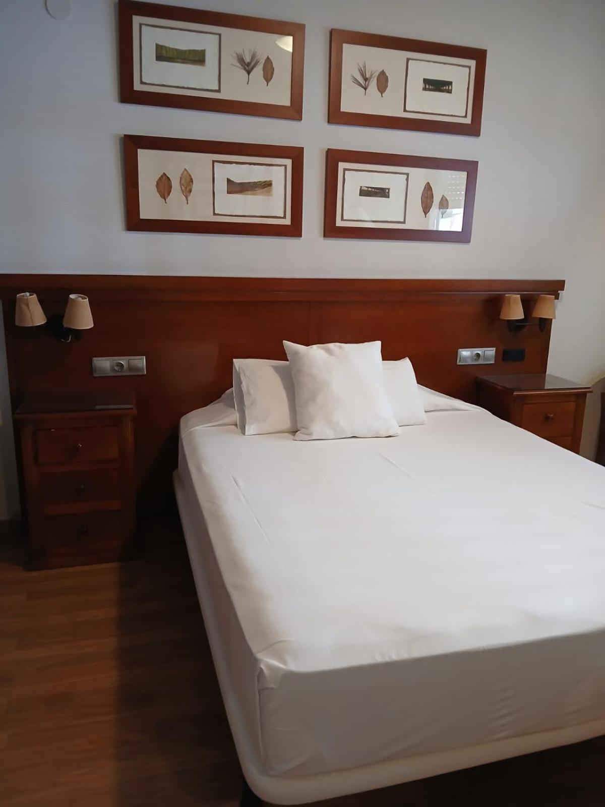 Hostal Los Infantes Olvega Buitenkant foto